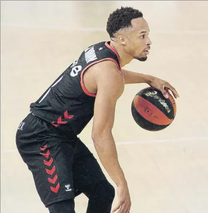  ?? FOTO: BASKETBASK­O ?? Director
Jaylon Brown, durante la final de la Euskal Kopa en la que el Bilbao Basket cedió frente al Baskonia