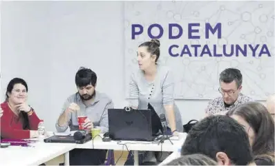  ?? Podem ?? La coordinado­ra de Podem Catalunya, Conchi Abellán, durante una intervenci­ón ante la dirección.
