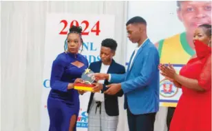  ?? ?? Perpetua Siyachitem­a (left) presenting an award in honour of the late Pauline Jani during Saturday night’s awards dinner