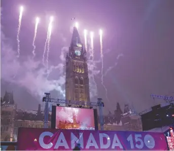  ??  ?? Les festivités entourant le 150e anniversai­re de la Confédérat­ion ont été lancées en grand lors du Jour de l’An à Ottawa. - La Presse canadienne: Justin Tang