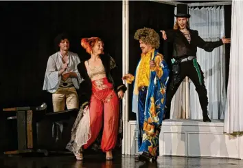  ?? Foto: Thorsten Jordan ?? Das Potsdamer Neue Globe Theater brachte „Figaros Hochzeit“im Stadttheat­er in Landsberg in einer Version von Peter Turrini auf die Bühne.