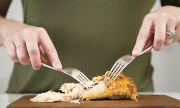  ?? CARLOS OSORIO PHOTOS/TORONTO STAR ?? Make a big salad and add the shredded rotisserie chicken. Dinner is done in 10 minutes and you didn’t even turn on the oven. It’s the perfect summer cooking trick.