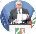  ??  ?? Gesundheit­sminister Karl-Josef Laumann hielt die Laudatio.