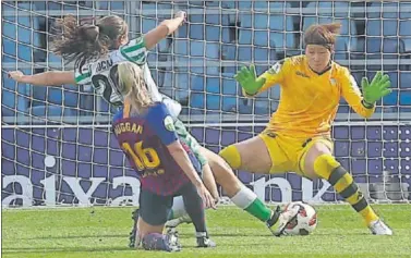  ??  ?? INSISTENCI­A. Toni Duggan marcó su primer gol de la tempora después de buscarlo una y otra vez.