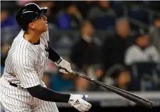  ?? /GETTY IMAGES ?? Aaron Judge sigue haciendo historia en los Yankees y el jueves pegó el jonrón sque firmó la victoria.