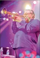  ??  ?? Arturo Sandoval es ganador de 10 Grammys, un Emmy y seis premios Billboard ■ Foto Carlos Águila