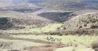  ?? — AFP photos ?? A view shows the territorie­s near the village of Voskepar in northeaste­rn Armenia that might be handed over to Azerbaijan.