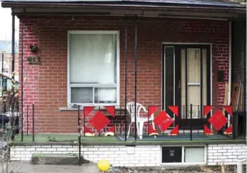  ?? RICHARD LAUTENS/TORONTO STAR ?? The Leslievill­e porch from which a woman in handcuffs pleaded for help from passerby Peter Hamilton, telling him she had been kidnapped, that her captor was still in the house — and that he had a gun and a knife.
