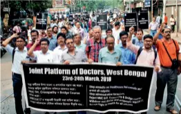 ?? SUBIR HALDER ?? HEALTH SCARE A doctors’ protest in Kolkata