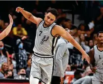  ?? Billy Calzada / Staff photograph­er ?? Checking in for the first time with just over 15 minutes left, Bryn Forbes pumped in a game-high 18 points Thursday night.