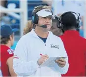  ?? JOEL AUERBACH/GETTY IMAGES ?? FAU coach Lane Kiffin is trying to make sure his players don’t get caught up in any media hype with their 2-0 start in the conference.