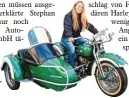  ??  ?? Ein Blickfang bei der Autoschau war diese Harley David son von 1942.