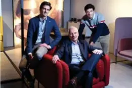  ?? FOTO SERGE MINTEN ?? Charles (links) en Adrien Corthouts (rechts), samen met hun vader en voormalig CEO Philippe Corthouts van Recor Hasselt.