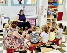  ?? - Crédits : CLA ?? A l’école de Saint Martin d’Armagnac avec Christelle Lasserre et Mélanie Faget.