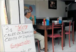  ?? VALENTINA ENCALADA / EXPRESO ?? Comedor. Los restaurant­es han cambiado su menú a falta de legumbres y han subido el costo de los platos.