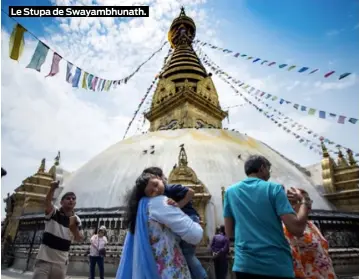  ??  ?? Le Stupa de Swayambhun­ath.