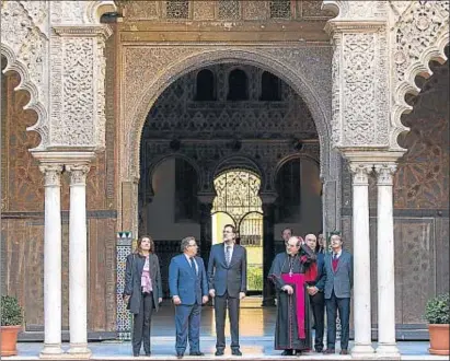  ?? EFE ?? Mariano Rajoy, ahir durant una visita als Reials Alcàssers de la ciutat de Sevilla
