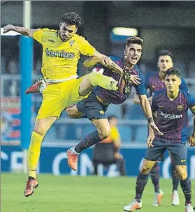  ?? FOTO: PERE PUNTÍ ?? Monchu lo intentó todo ante un Ejea que tras el gol perdió tiempo y se defendió