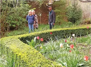  ?? ?? NO SECRETS: Zaneta Jackson, Sue Smith and Alban Sharples at the gardens.