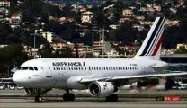  ??  ?? Air France opère trois vols quotidiens entre Orly et Nice... contre quatorze en temps normal. (Photo Franz Chavaroche)