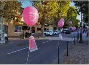  ?? (Photo V. L.) ?? Comme l’année dernière, des ballons roses ont été installés dans la commune pour attirer l’attention sur la nécessité du dépistage.