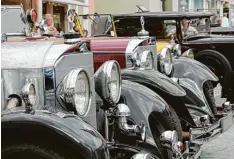  ?? Archivfoto: Julian Leitenstor­fer ?? Auf Hochglanz polierte und wirklich alte Oldtimer werden ab heute das Straßenbil­d Landsbergs und des Umlands schmücken.