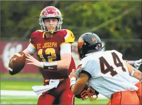  ?? Christian Abraham / Hearst Connecticu­t Media ?? St. Joseph quarterbac­k David Summers, who is verbally committed to Maryland.