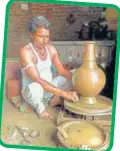  ??  ?? DU students are helping potters from across Delhi, Haryana and Rajasthan