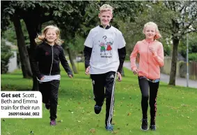  ?? 260916kidd_002 ?? Get set Scott , Beth and Emma train for their run