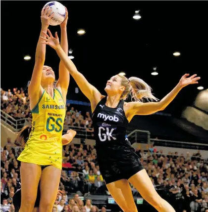  ?? Photo / Getty Images ?? Jane Watson (right) is expected to be on court tonight for the second test against the Diamonds.