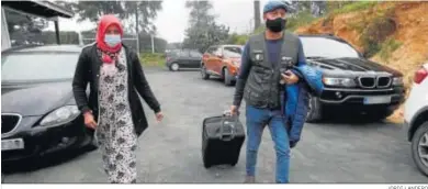  ?? JORDI LANDERO ?? Llegada de una temporera a la provincia de Huelva.