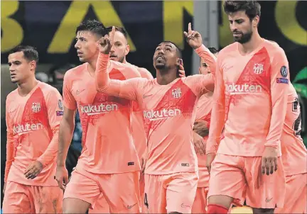  ?? MIGUEL MEDINA / AFP ?? Eficacia. El brasileño Malcom (c), tras ingresar al campo dos minutos antes, eleva sus brazos al cielo luego de anotar el único gol del Barcelona en Milán.