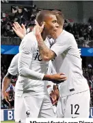  ??  ?? Mbappé festeja com Digne