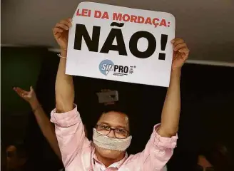  ?? Pedro Ladeira - 31.out.18/Folhapress ?? Protesto contra o Escola sem Partido na Câmara, em Brasília