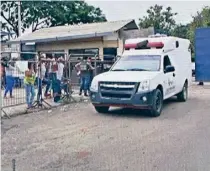  ?? JOSÉ BELTRÁN ?? ► La mañana de ayer se registró un disturbio entre dos internos en la Penitencia­ría de Guayaquil.