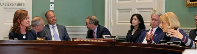  ?? STUART CAHILL / HERALD STAFF FILE ?? VOTE: Governor’s Council member Marilyn Devaney, at right, grills Sharon Shelfer Casey at a meeting on April 24 in Boston.