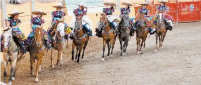  ??  ?? Chiapas, campeonas en la Olimpiada Nacional 2015