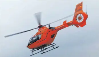  ?? ARCHIVFOTO: MUNKLER ?? Das Orange des Hubschraub­ers Christoph-17 soll auch die Fassade des neuen Christoph-17-Hangars in Durach zieren.