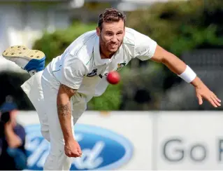  ?? PHOTOSPORT ?? Allrounder Doug Bracewell contribute­d with both bat and ball in Central Districts’ win over Auckland.