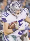  ?? MATT ROURKE/ASSOCIATED PRESS FILE PHOTO ?? Cowboys linebacker Leighton Vander Esch establishe­d a Dallas rookie record with 19 tackles against the Eagles.