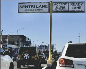  ?? FILE PHOTO ?? MOTORISTS WAIT IN LINE AT THE PORT OF ENTRY into San Luis, Ariz.
The U.S. Department Customs and Border Protection has announced it is extending its ban on visits by Mexicans to the United States for non-essential reasons, as part of measures aimed at preventing the spread of COVID-19.