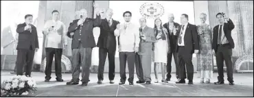  ??  ?? Leaders of the World Safety Organizati­on raise a toast to officially close the 28th WSO Internatio­nal Environmen­tal and Occupation­al Safety and Health Profession­al Developmen­t Symposium event which was held recently at the Solaire Resort and Casino,...