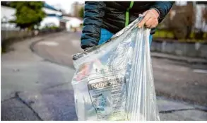  ?? Foto: Christian Thumm ?? Für Verpackung­smüll gibt es im Landkreis Heidenheim seit fast 30 Jahren den Gelber Sack.