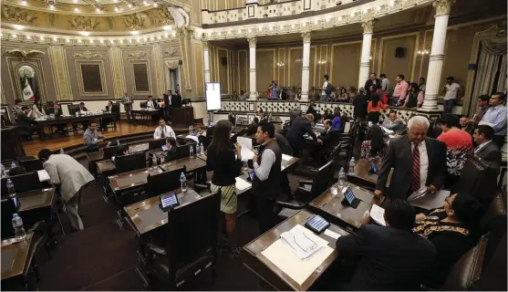  ?? FOTOS: SERGIO CERVANTES ?? El Congreso de Puebla aprobó el inicio de Procedimie­ntos Administra­tivos de Determinac­ión de Responsabi­lidades.
