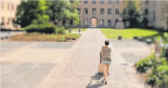  ?? FOTOS: ALEXIS ALBRECHT ?? Die Pädagogisc­he Hochschule Weingarten unterstütz­t studierend­e Eltern in vielen Bereichen. Doch gibt es auch Nachholbed­arf.