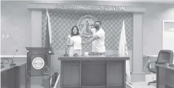  ?? MITCHELLE PALAUBSANO­N ?? Cebuana actress Natileigh Marie Therese Sitoy is proclaimed councilor of Cordova, Cebu. She ran as independen­t in the recently concluded May 9, 2022 elections.