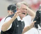  ?? REUTERS ?? Atlanta Falcons head coach Dan Reeves reacts during an NFL game in 2002.