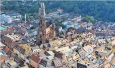  ?? FOTO: DPA ?? Es ist eng in Freiburg. Die Stadt spürt deshalb als erste im Südwesten mit einem Zweckentfr­emdungsver­bot unnötigem Leerstand nach.