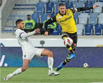  ?? FRESHFOCUS ?? Wechselt Christian Fassnacht (hier gegen Lausannes Mahou) noch zu Mainz in die Bundesliga?