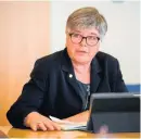  ?? Bild: Roger Larsson ?? Helene Andersson (C) är ordförande i Region Hallands tillväxtut­skott. Hon tycker att det är tråkigt att budgeten inte kan hållas.
